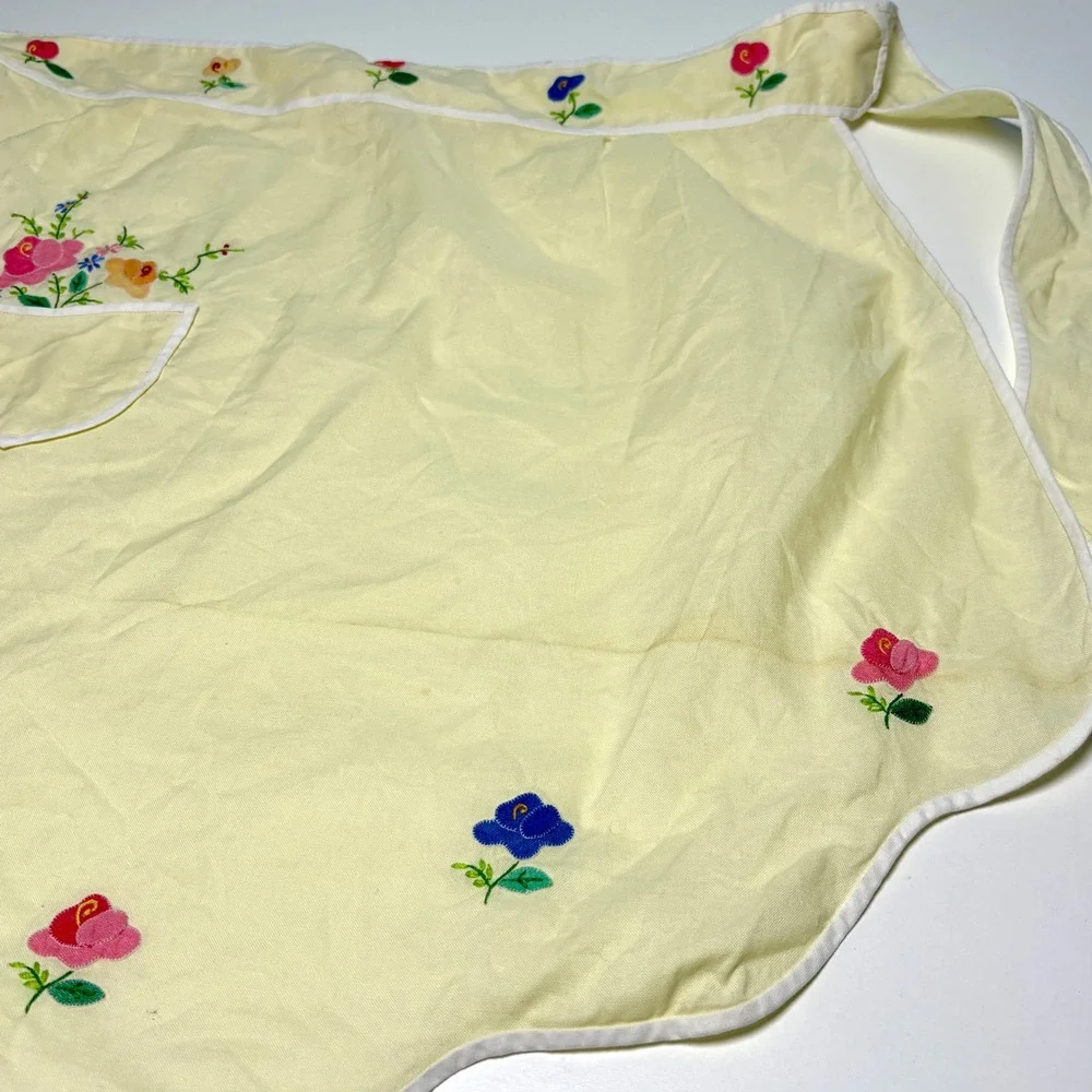 Vintage Embroidered Half Apron Floral scalloped Pocket Cotton Yello Retro Cotton